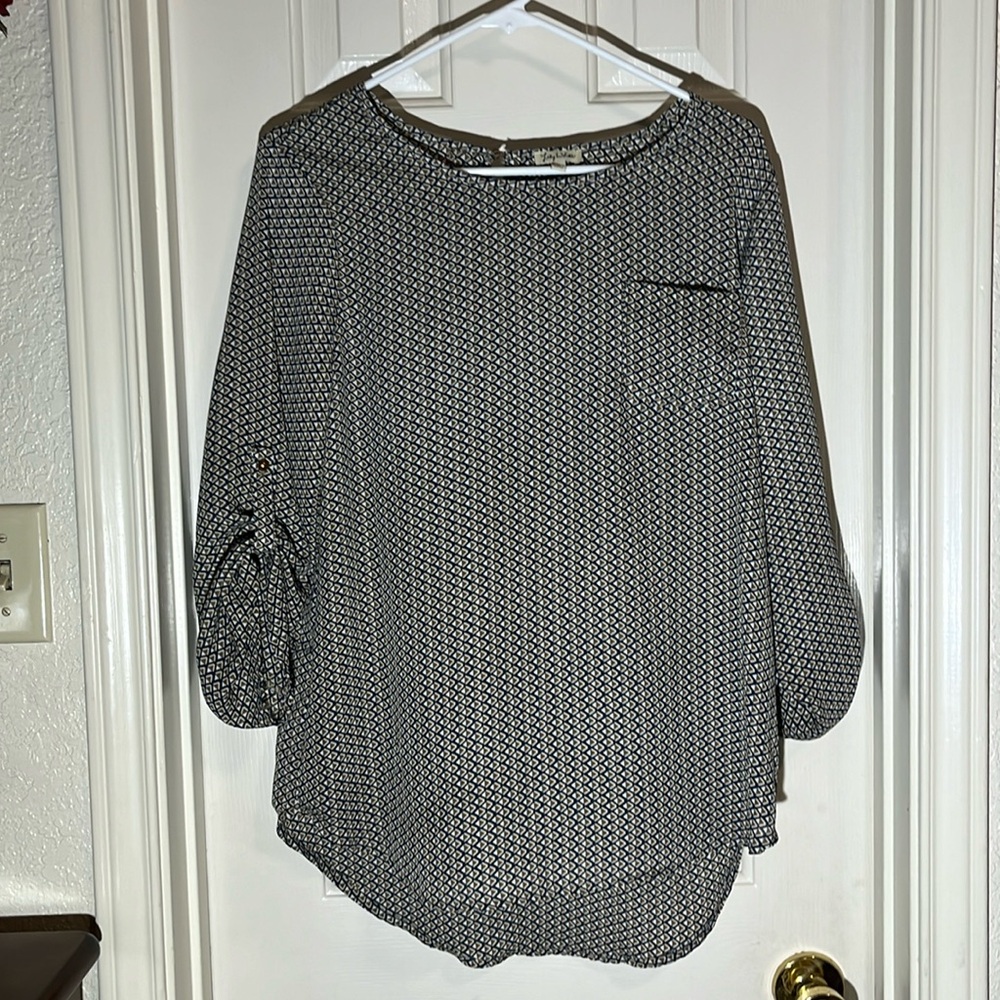 Lily White • Women’s Geo print long sleeve blouse • Size Large